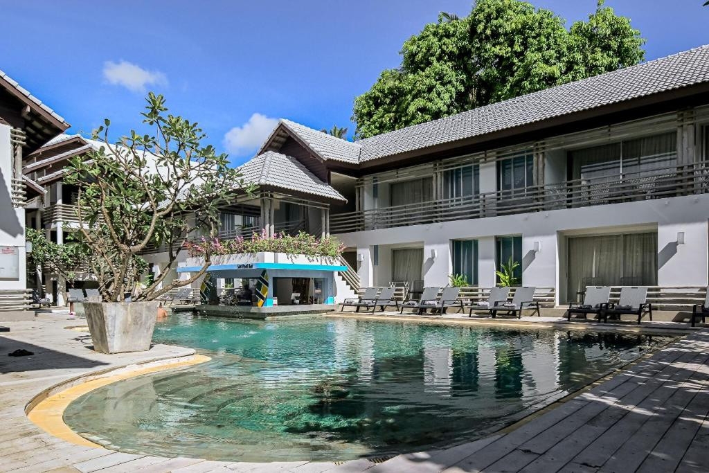 Ramada By Wyndham Phuket Southsea 4*
